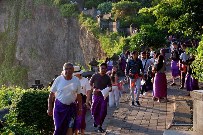 Uluwatu Kecak and Jimbaran Bay - Kecak and Fire Dance (6–7pm): the evening anchor of the day