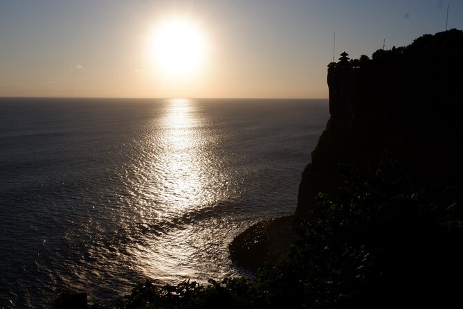 Uluwatu Kecak and Jimbaran Bay - Jimbaran Bay Walk: freedom after the show, plus a dinner window