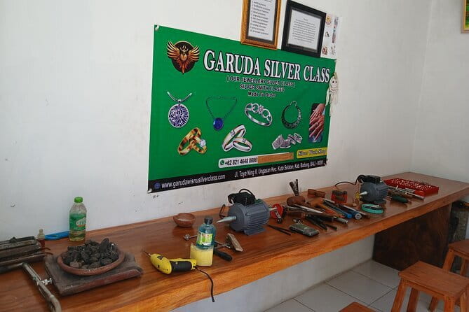 Uluwatu Silver Class: A Unique Jewelry-Making Experience in Bali - What could trip you up: language, gemstones, and the one-piece rule