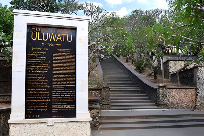 Uluwatu Sunset,Kecak Dance and Diner Seafood In Jimbaran - Pickup, AC Comfort, and the Private-Group Advantage