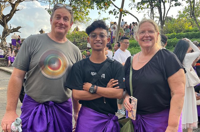 Uluwatu Temple Entrance & Kecak Dance Tickets - Choosing your timing: sunset glow vs darker flames