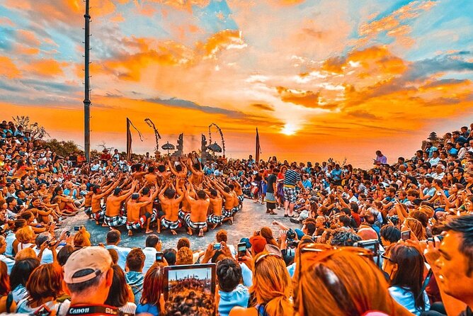 ️Uluwatu Temple Sunset & Kecak Fire Dance Tour - The role of your driver: when it makes or breaks the night