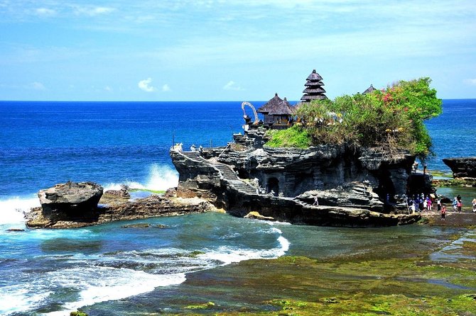 West Bali Tour: Taman Ayun, Ulun Danu Beratan, Jatiluwih Rice Terrace, Tanah Lot - Leke Leke Waterfall: a nature stop that feels quieter (and wetter)