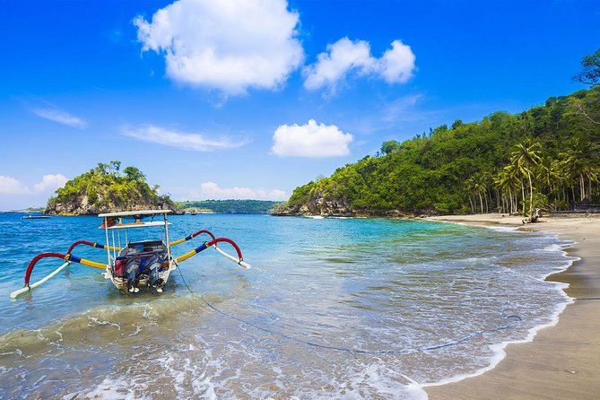 West Nusa Penida Island - Instagram Tour - Stop 4: Crystal Bay for a calmer west-coast break