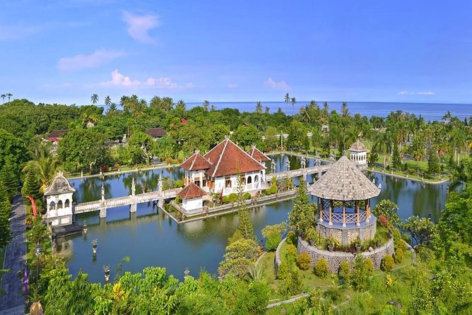 Wonderful Bali In 3 Days Private Tour - South Bali on Day 3: beaches, Uluwatu cliffs, and a sunset show with dinner